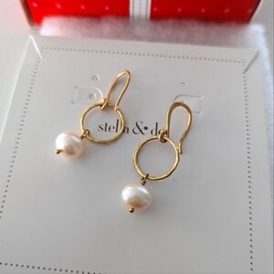 Stella & Dot Gold Grace Pearl Earrings